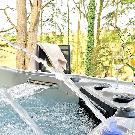 Casa de Férias Waldnest Whirlpool & Naturblick Eifel